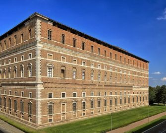 The Central Rock Inn camere con bagno privato - Piacenza - Будівля