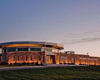 Residence & Conference Centre - Niagara-on-the-Lake - Niagara-on-the-Lake