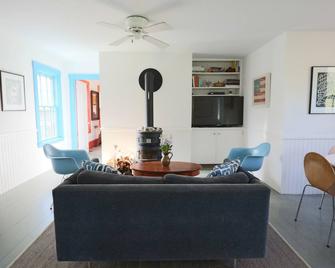 Cozy Family Home Centrally Located in West Tisbury - West Tisbury