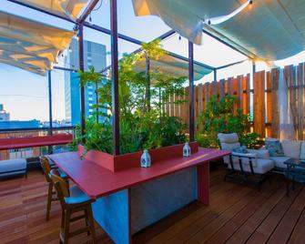 Himalaya Cloud Hotel - Tokyo - Balcony