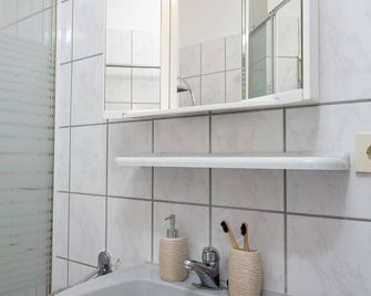 Apartment Am Deich by Interhome - Norddeich - Bad