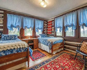 Mountain Peace - Lake Junaluska - Bedroom