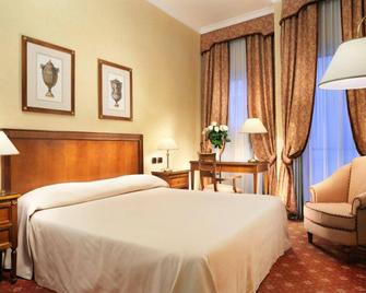 Movenpick Hotel Bari - Bari - Bedroom