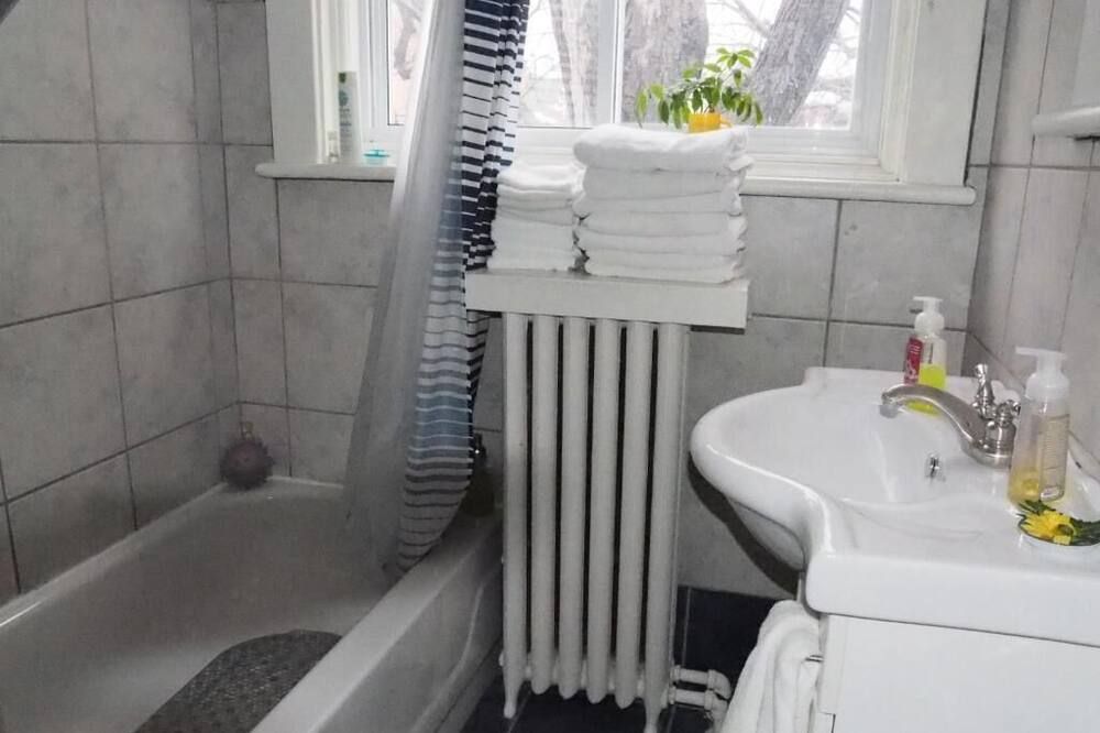 Downtown Bed and Breakfast - Ottawa - Badrum