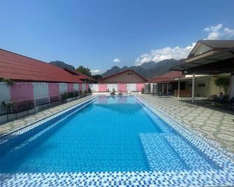 Khampaseuth Hotel - 旺陽 - 游泳池