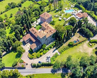 Relais & Spa Castello di Casiglio - Erba - Vista del exterior