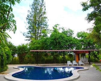 Cozy Resort - Pran Buri - Piscina