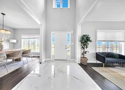 Lavish Home on Hamilton Mountain - Hamilton - Reception