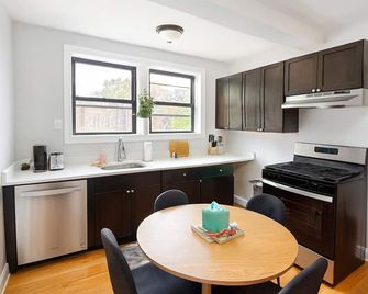 Affordable 1br Apt Near Loyola & Beach - Chicago - Cocina
