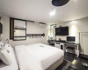 Gunsan Hotel Box - Gunsan - Habitación