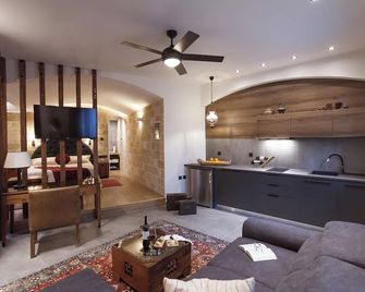 Utopia Luxury Suites - Old Town - Rodas - Sala de estar