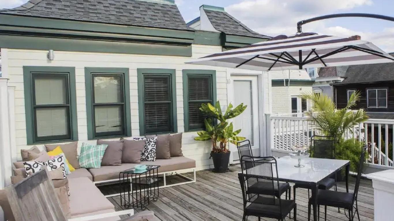 The Gallery Hotel