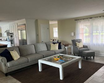 Arcadia Shores On The Cove - Easton - Wohnzimmer