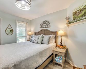 Tranquil Family Retreat: 4 Mi to Dtwn Winnsboro! - Winnsboro - Bedroom