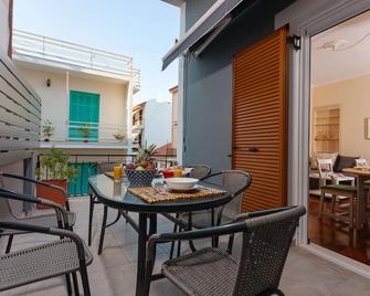 Metropolis Apartment - 150m from St Marcus Square, by ZanteWize - Zakynthos - Balcón