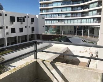 Step From The Beach,half Bolck To The Casino Nine Block To Gorlero Ave - Punta del Este