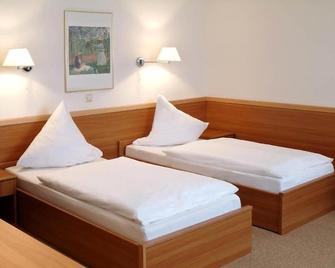 Hotel Höllsteiner Hof - Steinen - Habitación