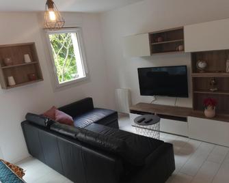 Home Up Bezons - Bezons - Salon