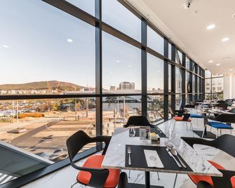 Days Hotel & Suites by Wyndham Incheon Airport - Incheon - Restaurant