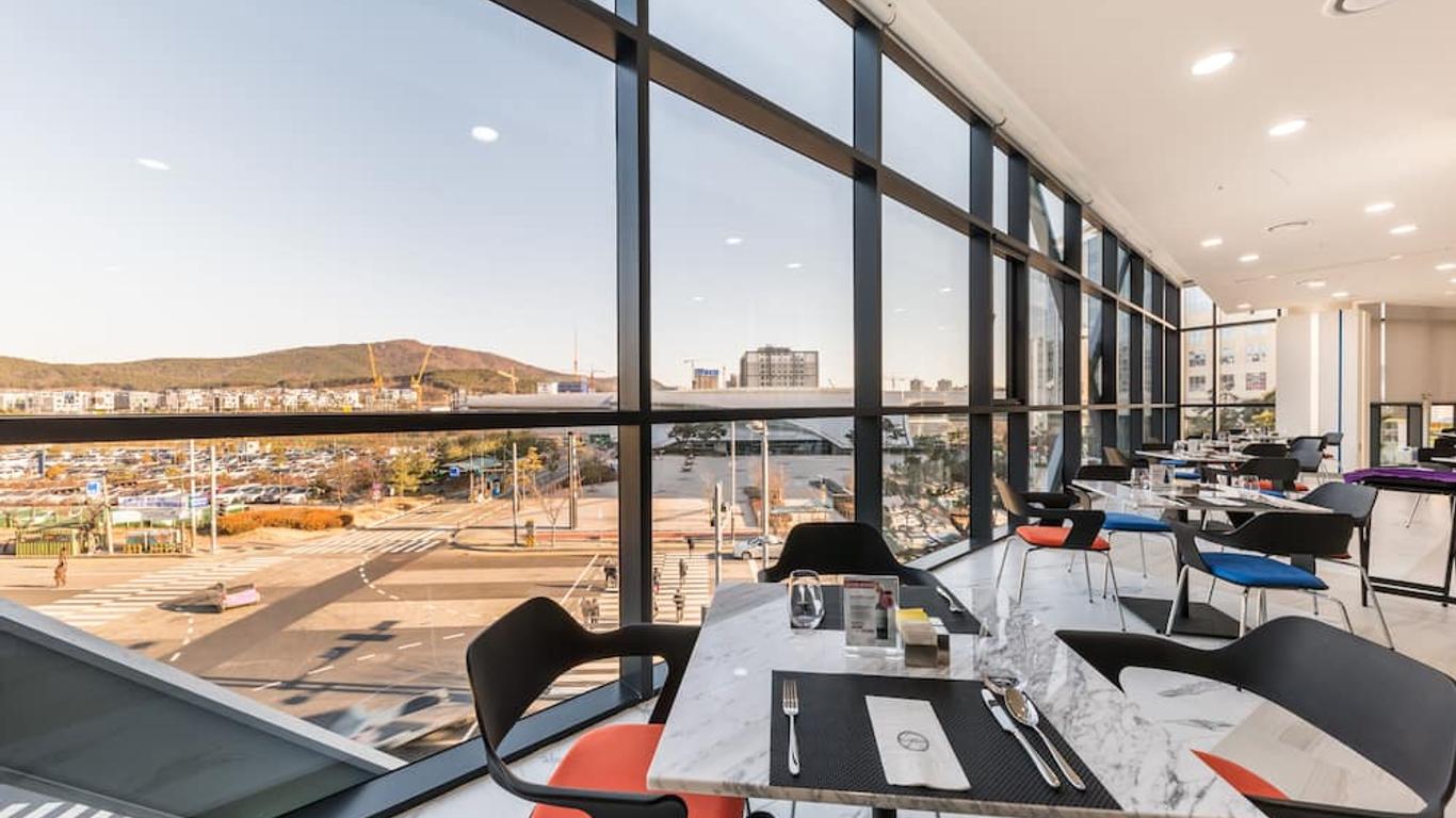 Days Hotel & Suites by Wyndham Incheon Airport