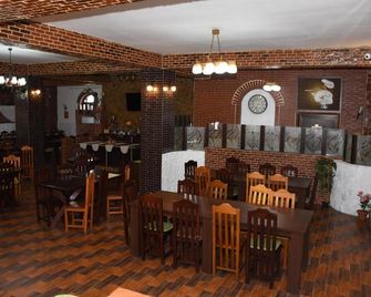 Royal Castle - Paşcani - Restaurante