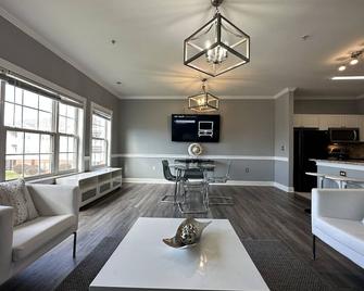 Now and Zen - Charlotte - Sala