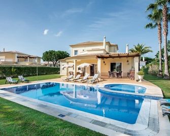 Villa Palm Golfe, fantastic house on Vila Sol course, kids pool, aircon - Quarteira - Pool
