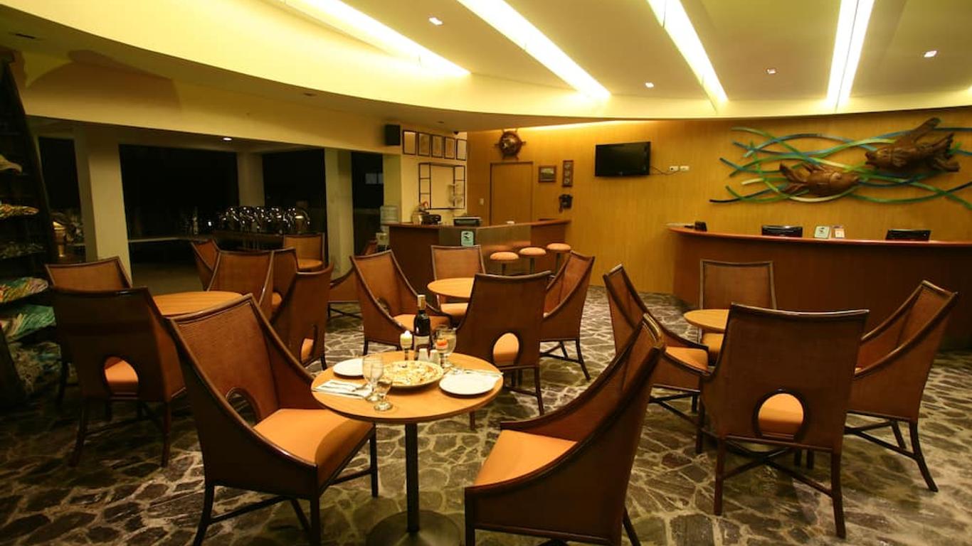 Crown Regency Beach Resort