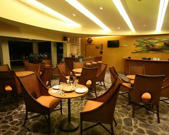 Crown Regency Beach Resort - Boracay - Restaurang