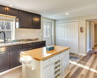 Golf Course Views: Oakland City Retreat - Oakland City - Cocina