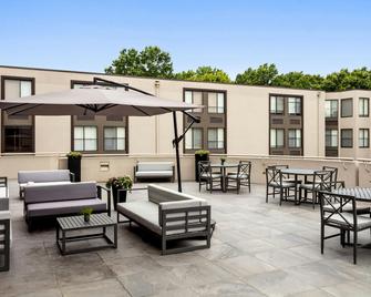 Delta Hotels by Marriott Allentown Lehigh Valley - Breinigsville - Terasa