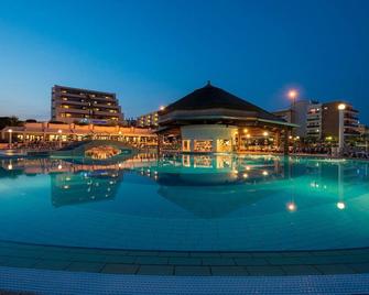 Savoy Beach Hotel & Thermal Spa - Bibione - Pool