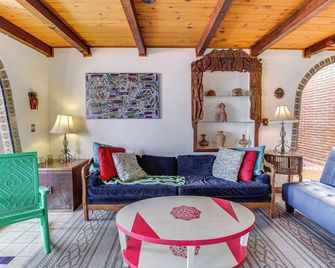 Rosarito Beach Home in Las Gaviotas with Ocean Views - Puerto Nuevo - Wohnzimmer