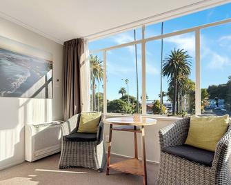 Expressotel - Napier - Living room
