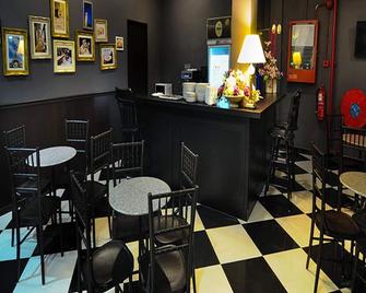 Luscious Hotel - George Town - Bar