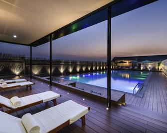 Novotel Shanghai Clover - Shanghai - Pool