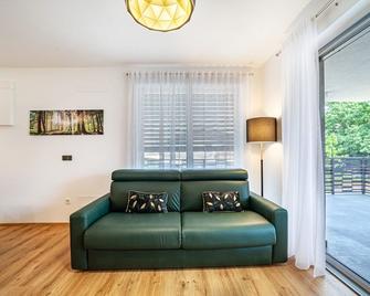 Jj City Apartment - Lagundo - Huiskamer