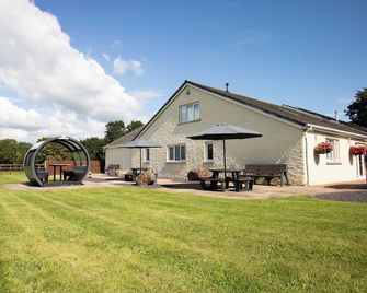 Lovesgrove Country Guest House - Pembroke - Edificio