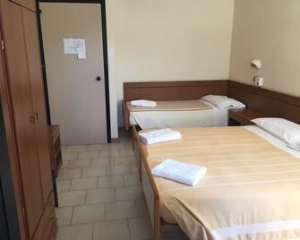 Hotel Belvedere - Castrocaro Terme - Schlafzimmer