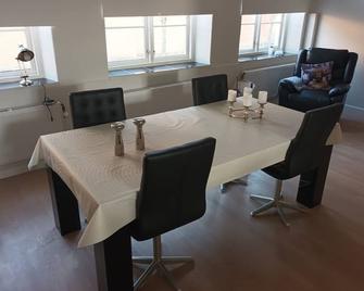 160m2 luxury apartment centrally located in Korsor - Korsør - Dining room