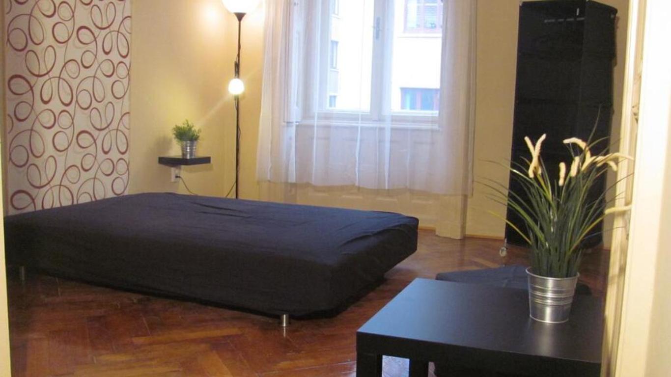 Synagouge Astoria Guest House