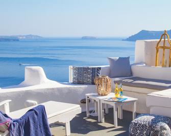 Alexander's Suites - Oia - Balcony