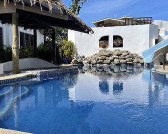 Bua Bed & Breakfast - Nadi - Piscina