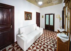Palazzo Taormina - Castellammare del Golfo - Living room