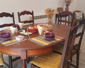 Town House - Whole Housing - بوردو - غرفة طعام