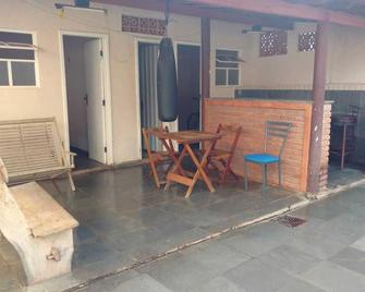 Well located, mild climate, close to park, hypermarket, church, receptions, - Montes Claros - Pátio