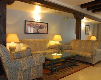 Hotel Rural Loizu - Burguete-Auritz - Living room