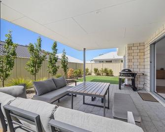 Solkis - Walk to Town, Next to Golf Course - Dunsborough - Patio