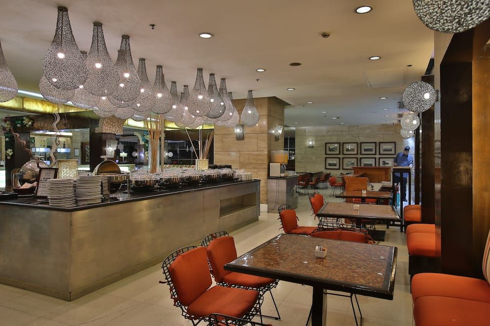 Crown Regency Hotel & Towers