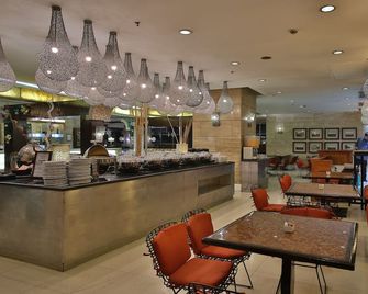 Crown Regency Hotel & Towers - Cebu City - Bar